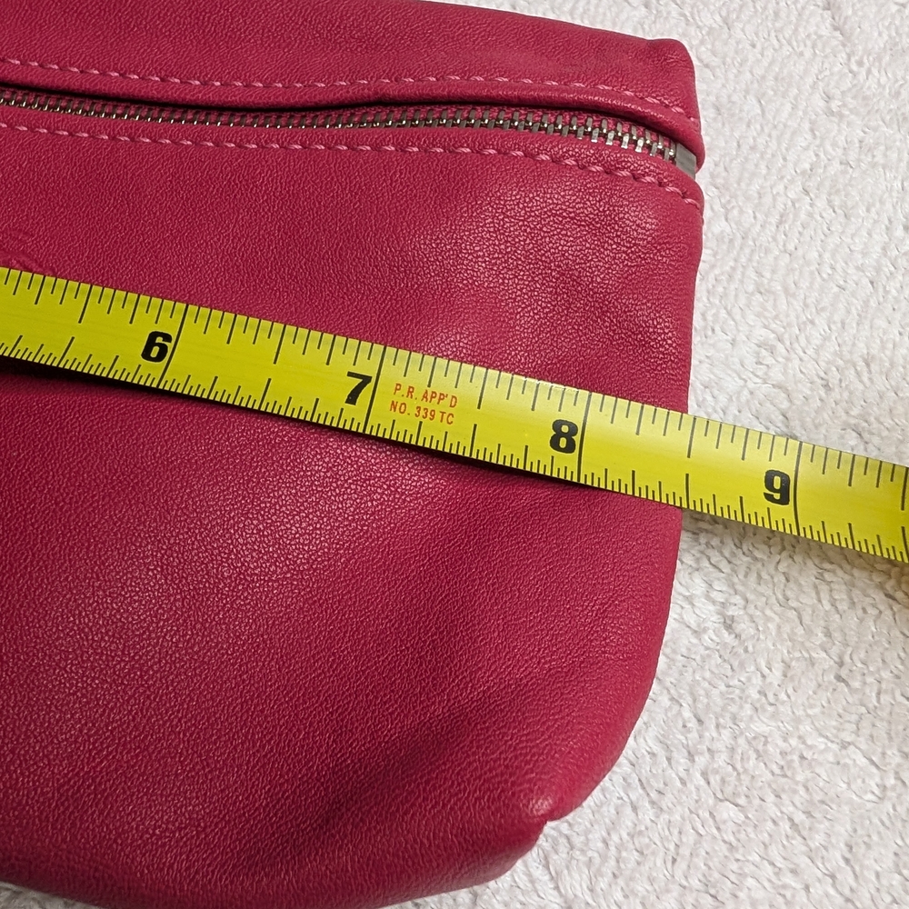 Authentic Longchamp Pink 🩷 Leather Pouch - Near New Condition - Picture 9 of 10